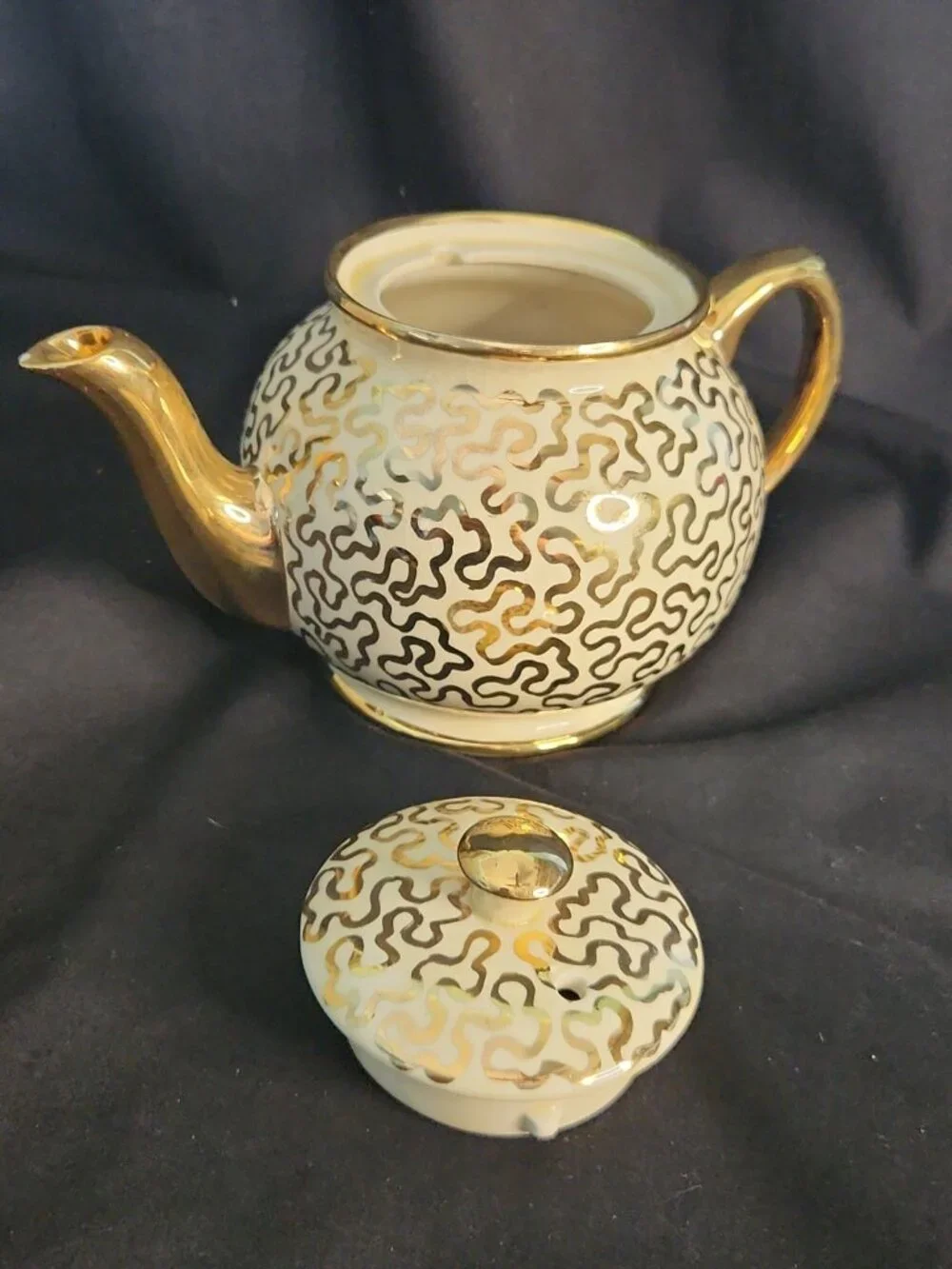 Vintage Sadler Tea Pot, Burslem, Stoke-on-Trent, England Gold Squiggles on Cream